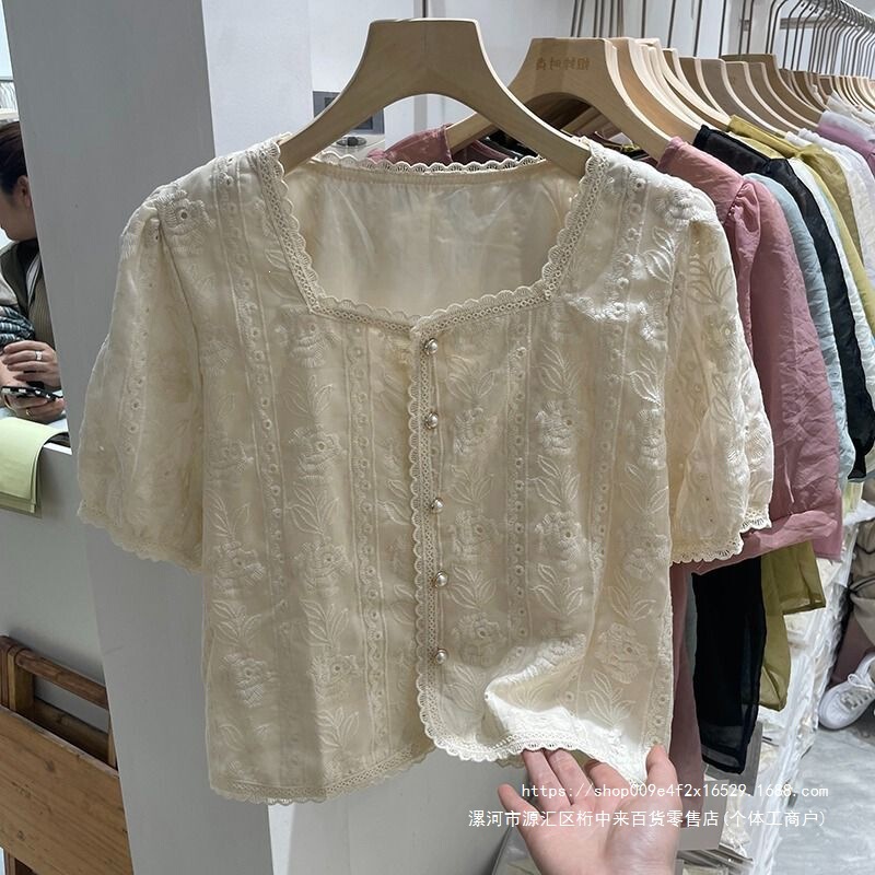 Square-neck embroidered lace short-sleeve shirt for women, summer age-reducing slimming stylish French-style short top with puff sleeves