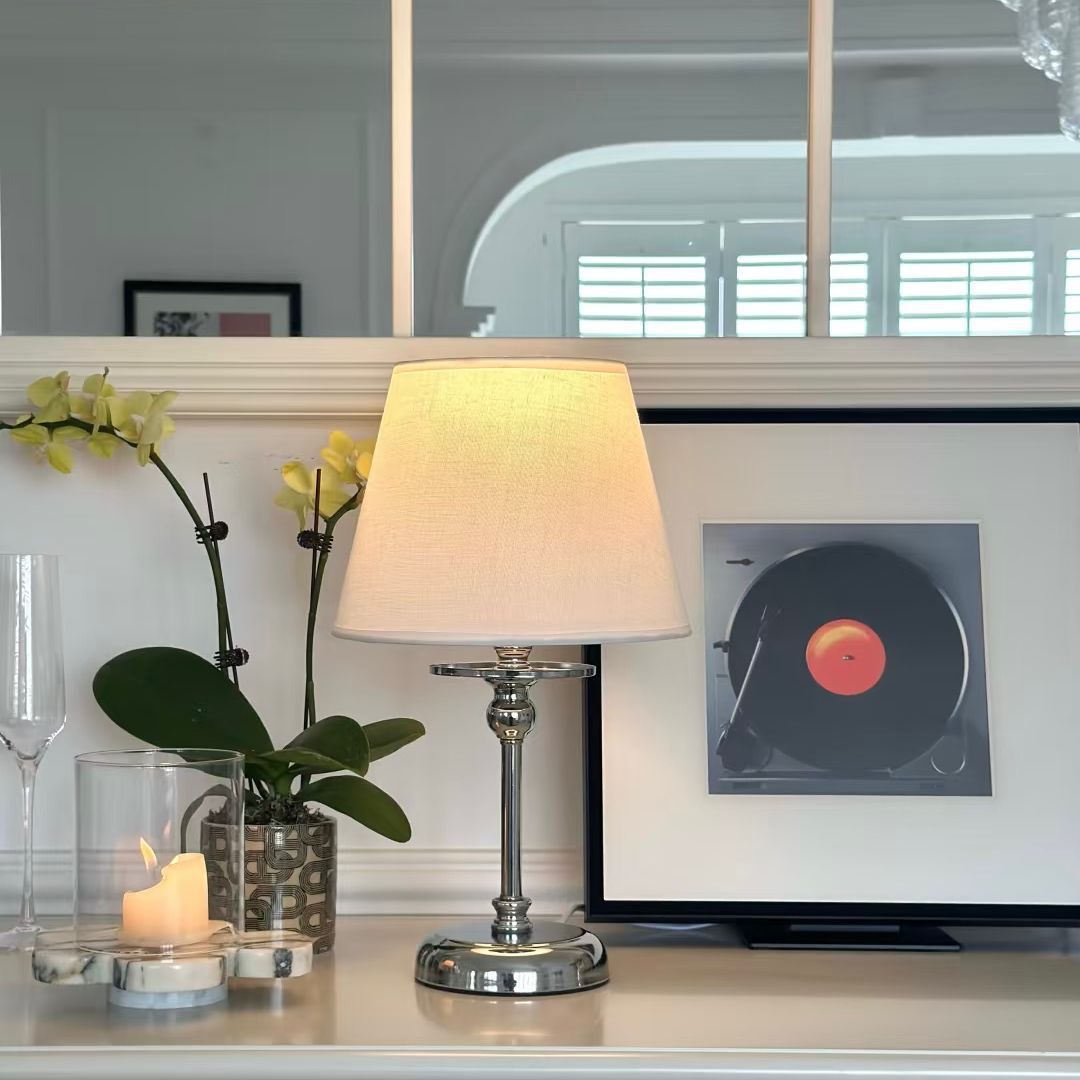 Light Luxury Table Lamp Ornaments, High-End Decorative Table Lamps, Bedroom Bedside Atmosphere Lamps, Hotel Club Guest Room Small Table Lamps