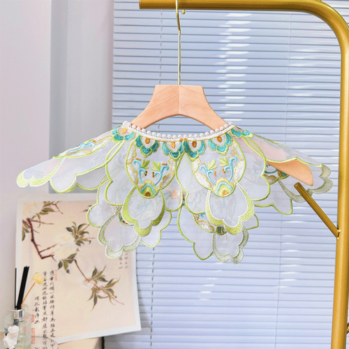 New Ming Dynasty Hanfu Cloud Shoulder Heavy Industry Embroidered Fake Collar Pearl Collar Hardware Button Green Decorated Horse Face Skirt Collar