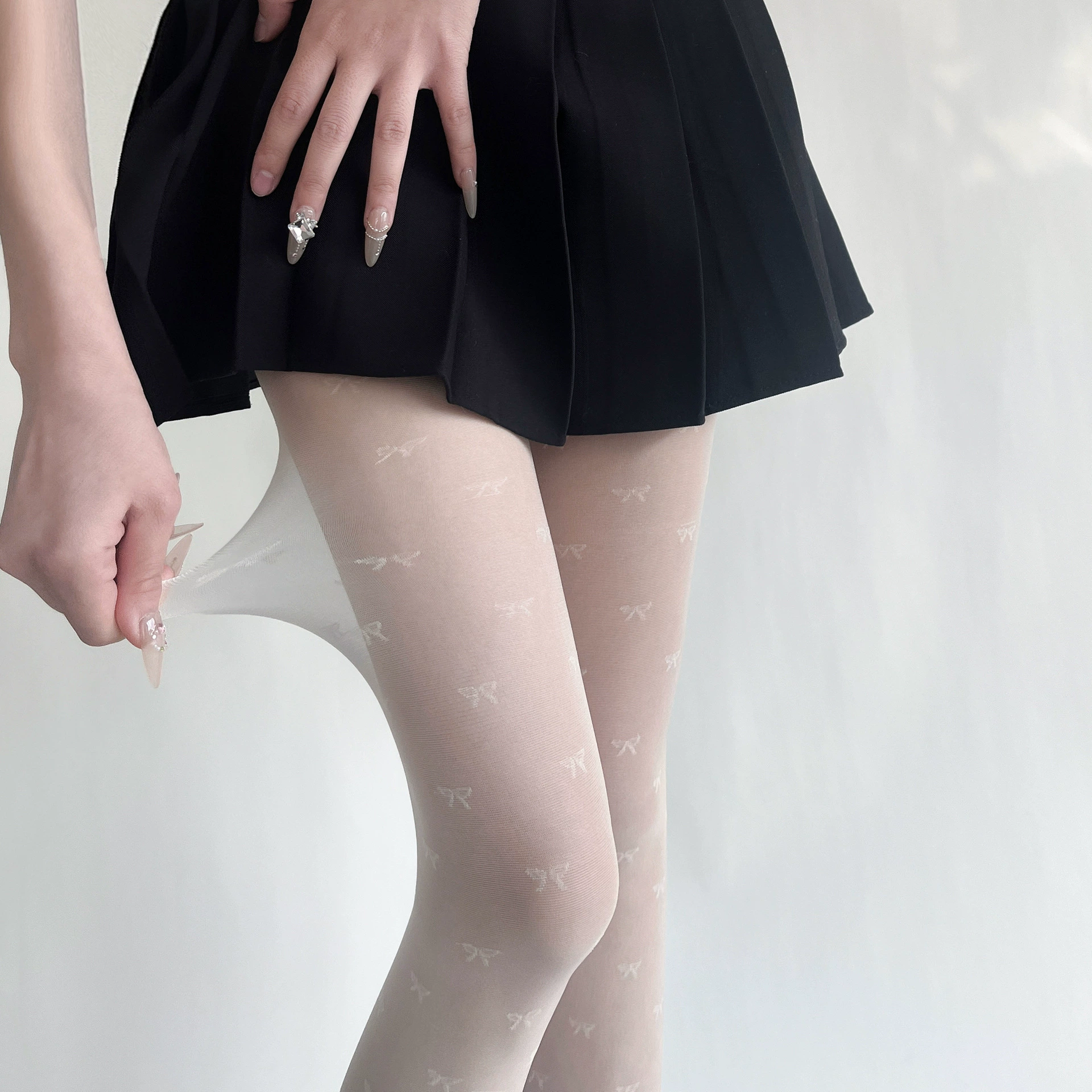 Чулки (жен.) core-silk twisted, супертонкие полупрозрачные колготы с мелким горошком и сердечками