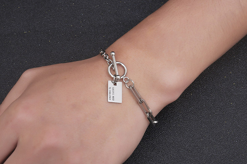 Korean Simple Niche Personality Titanium Steel Bracelet display picture 4