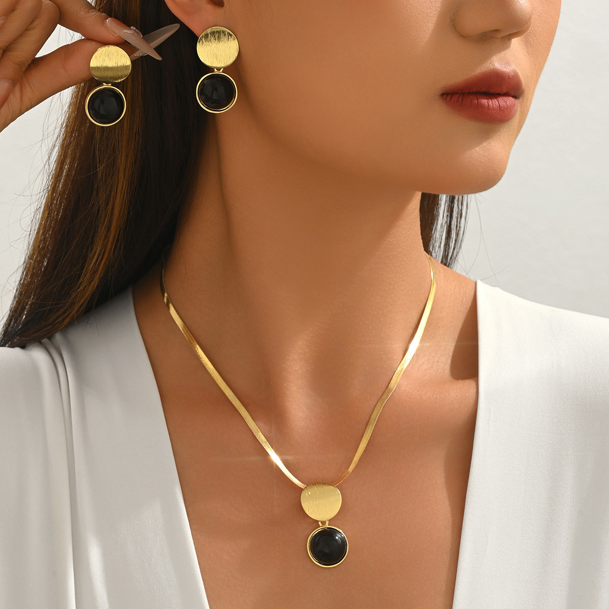 European and American fashion geometric necklace set, unique ring design with pearl inlay, versatile snake bone chain earrings