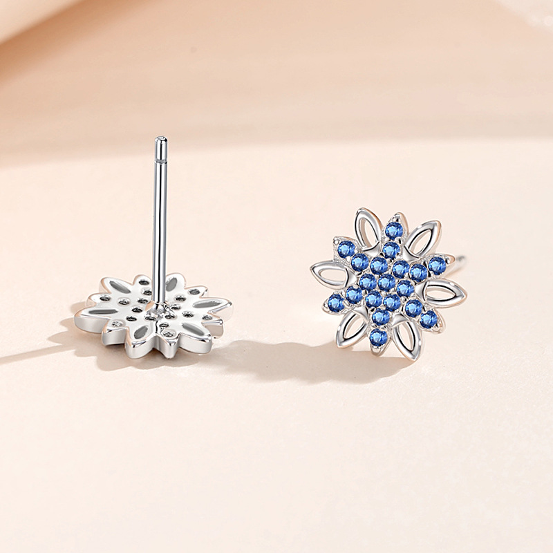 Luz de lujo estilo Stud pendientes 925 plata esterlina moda copo de nieve de alto grado Stud pendientes moda de las mujeres diamante incrustado diamante completo neto rojo mismo estilo lote