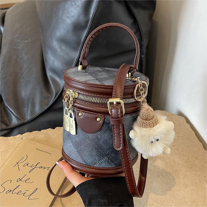 Bolso de mano popular este año, bolso de mano caliente para mujeres 2024, nuevo bolso de tendencia universal, bolso de balde de color de choque de alto nivel