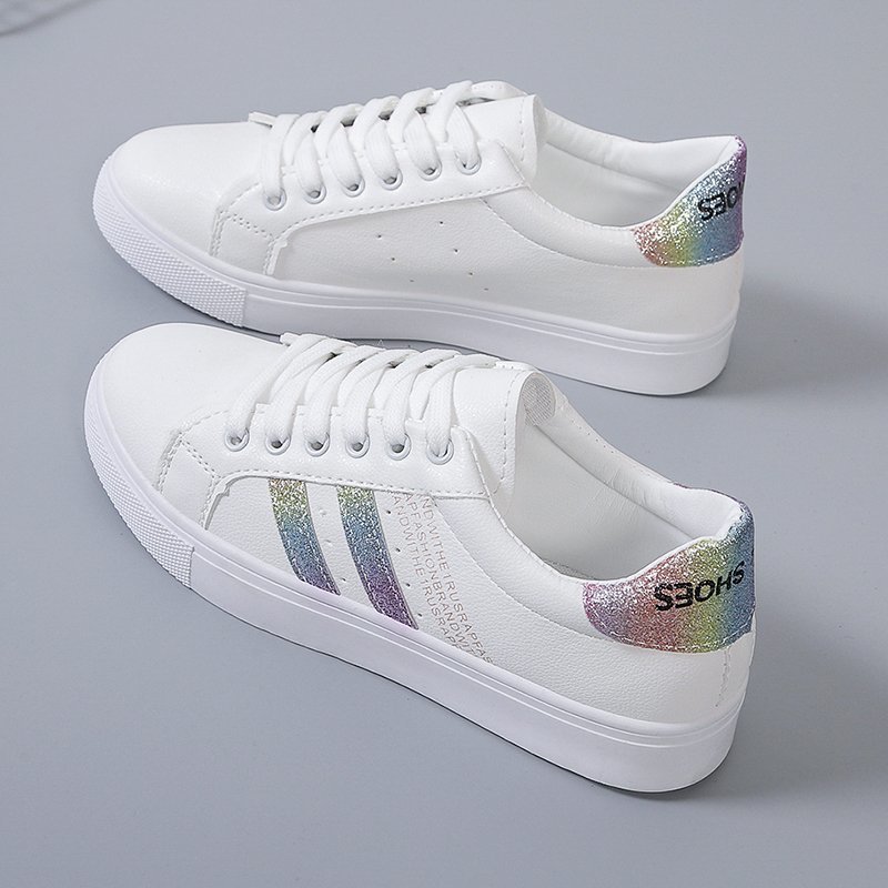 Zapatos blancos transpirables para las mujeres 2023 nueva primavera y otoño estilo coreano versátil estudiante básica ocio deportes zapatillas planas superficie de cuero