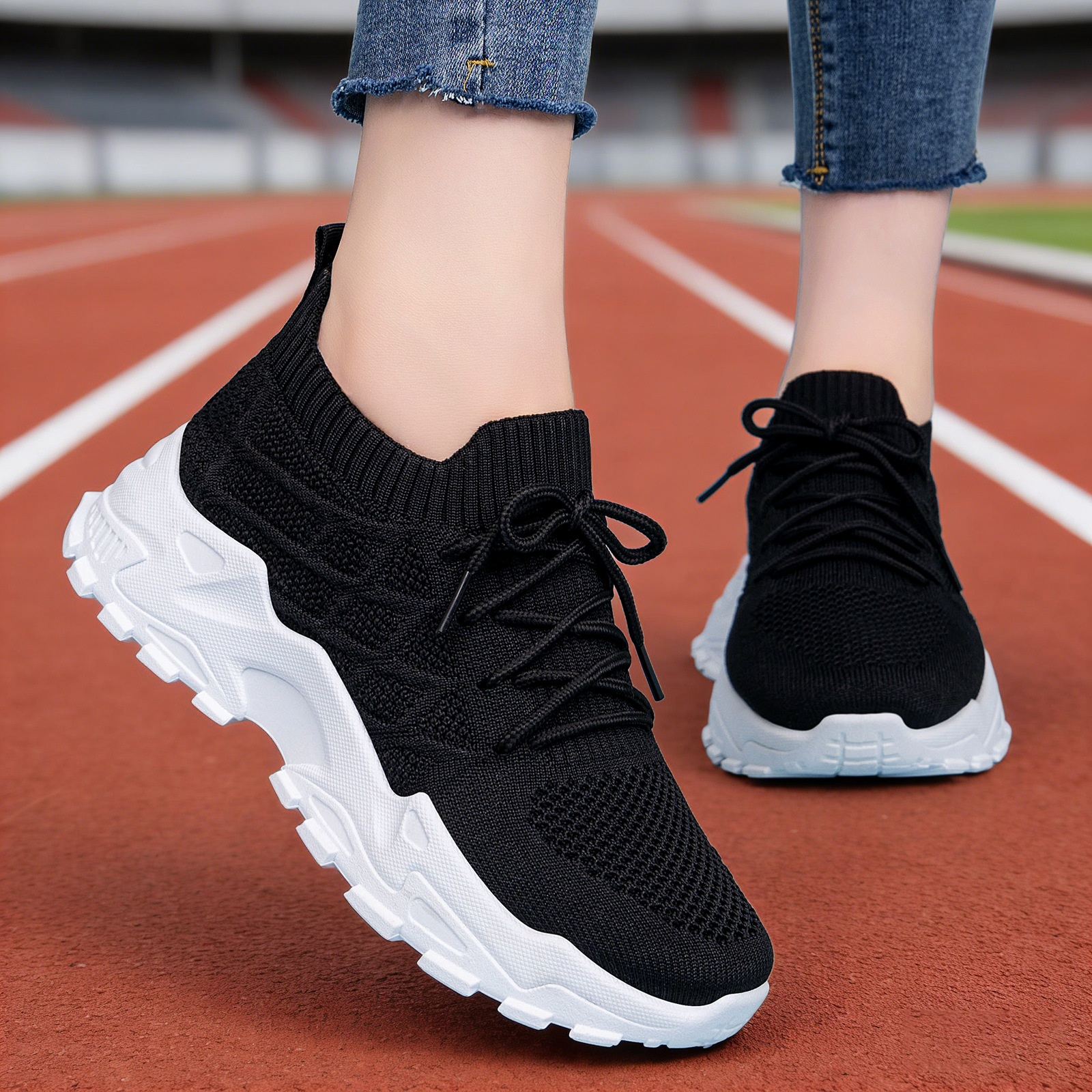 Zapatos de mujer zapatos de primavera de tamaño grande zapatos casuales de tela de vuelo con suela suave aumentando la altura de los zapatos de papá zapatos de deporte transpirables no olor zapatos individuales