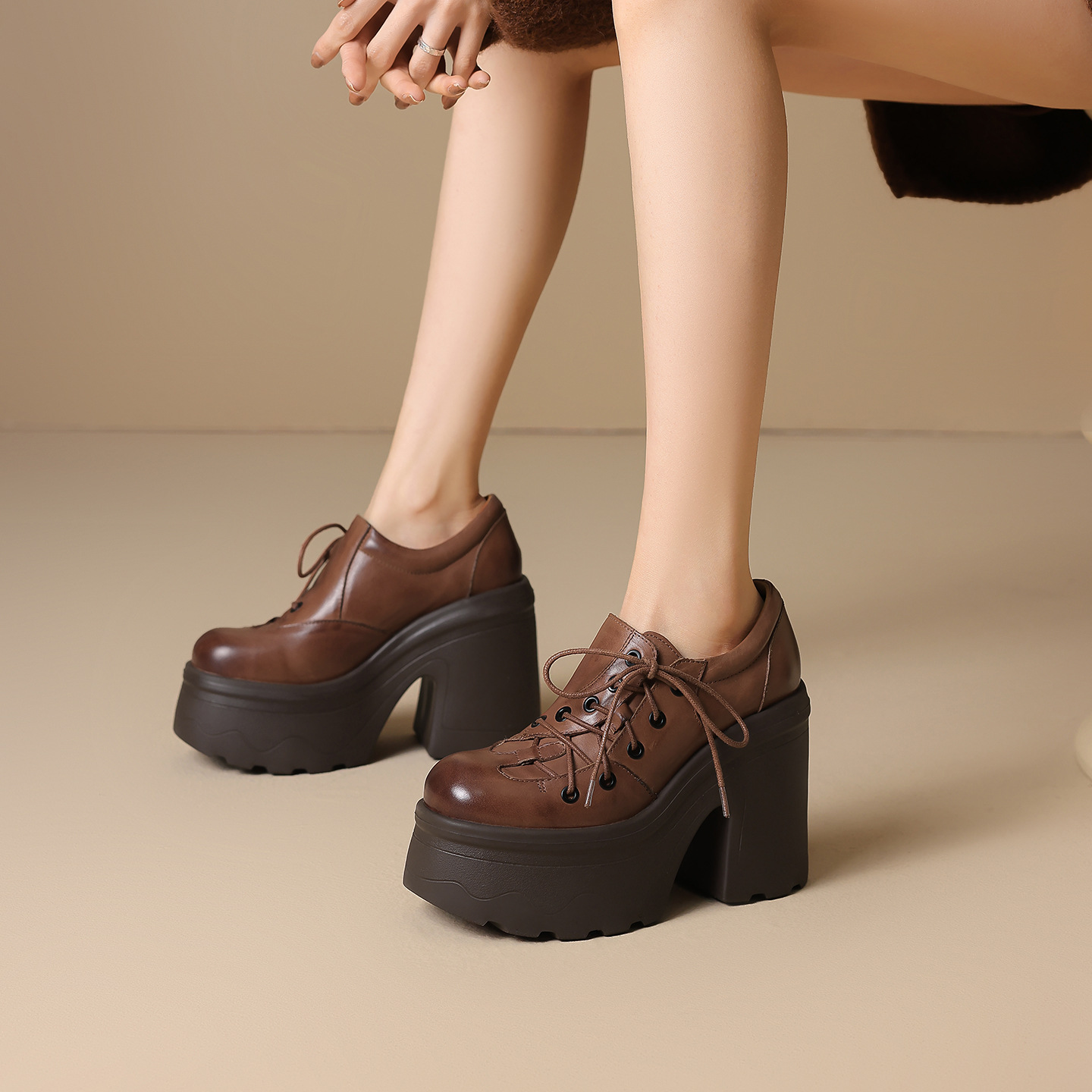 Giày cao gót nữ da thật phong cách Anh quốc cổ điển gót vuông 12 cm đế platform — màu nâu