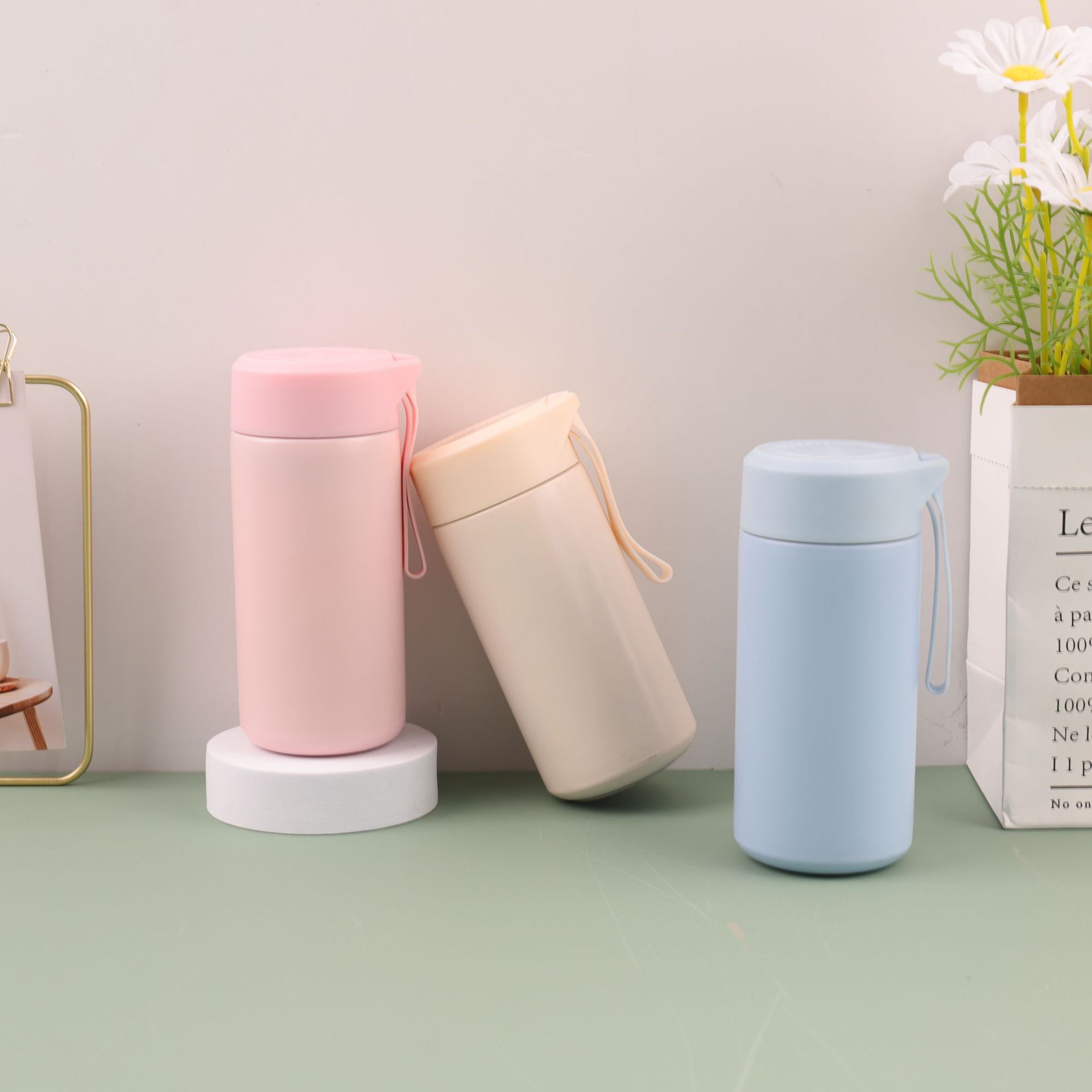 Moda simple 304 taza de acero inoxidable portátil cuerdas taza de agua al aire libre mini taza de bolsillo taza de regalo al por mayor