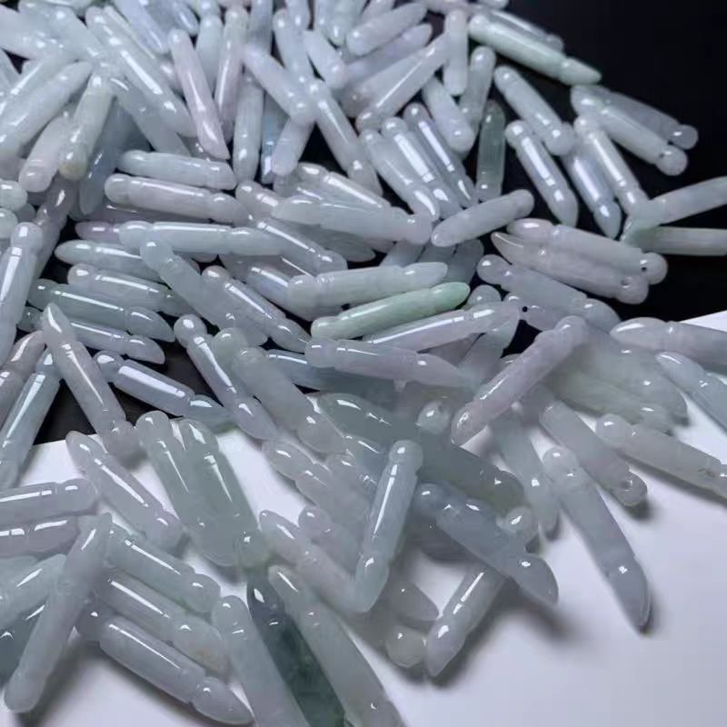 缅甸翡翠玉石小毛笔挂件小吊坠散件玉器挂饰学生饰品