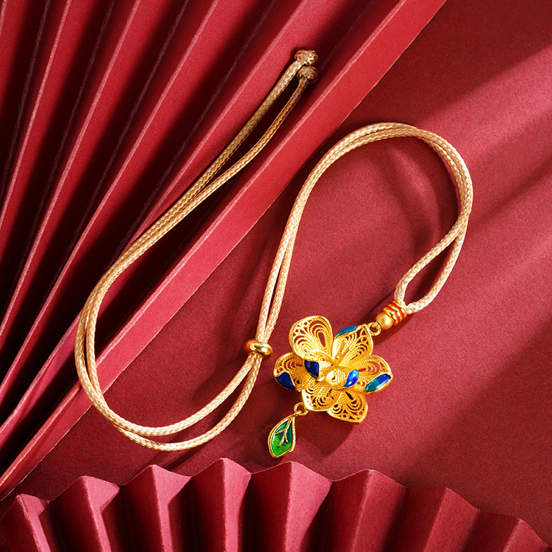 Antiguo oro de oro de lujo ligero de Vietnam nuevos productos de alta calidad flores hueco goteo de aceite de esmalte collar de hoja de color mujer fábrica al por mayor