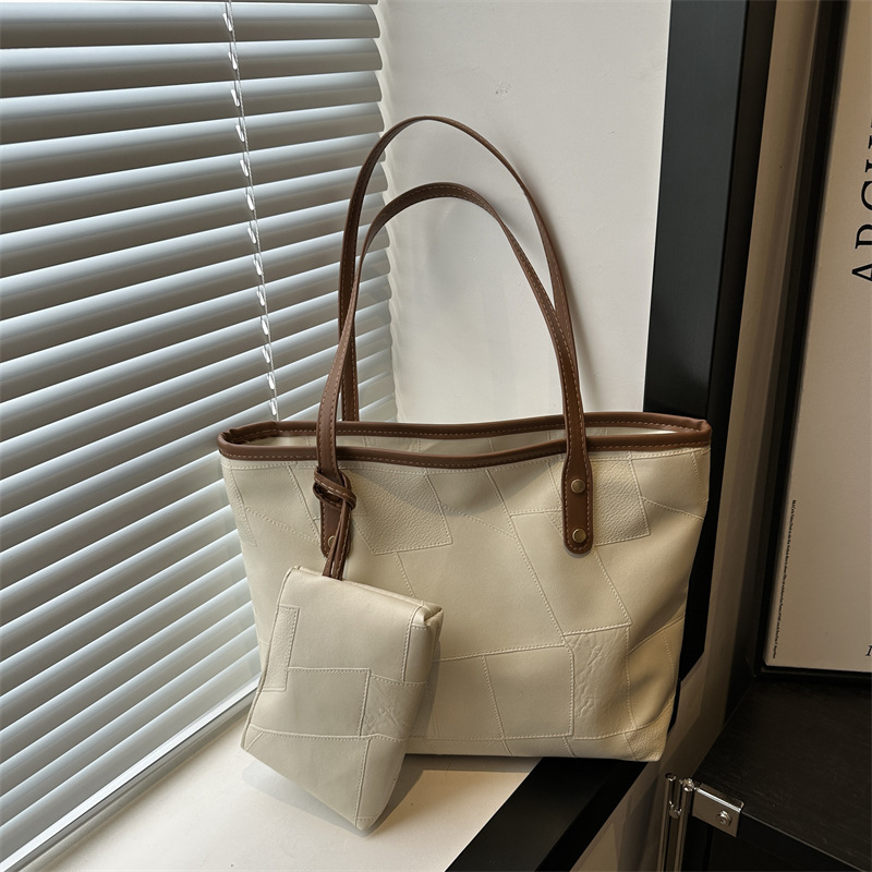 Bolsa de gran capacidad, simple bolso de hombro bajo la axila para mujeres 2024, nuevo nicho de diseño, hermoso bolso de viaje de aire exterior