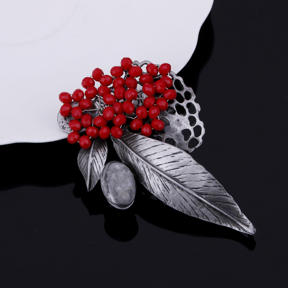 Blumenbrosche Mit Diamanten Als Edler Tuchclip Für Damen_voghion.com