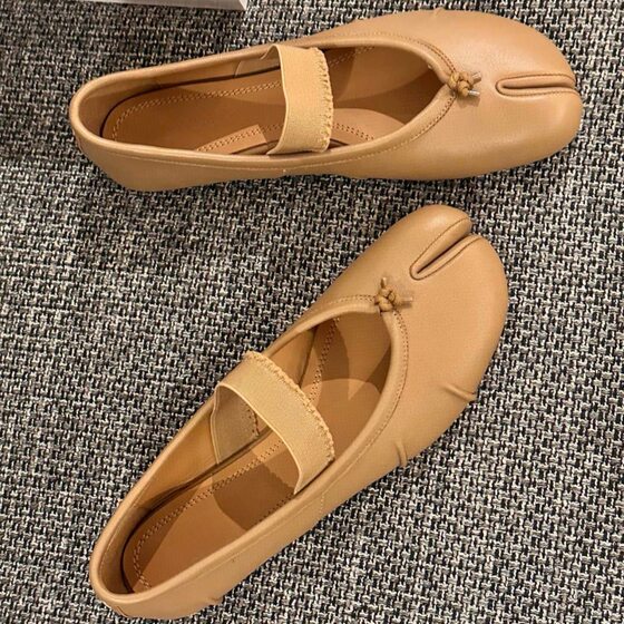 【Migua】Niche Style M6 Pleated Split-Toe Pig's Trotter Shoes Tabi Ballet Flats with a Single Strap Flat Shoes for Women