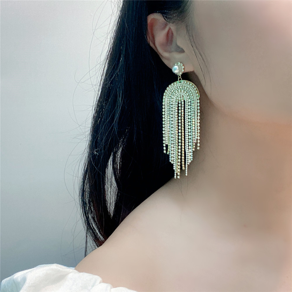 Claw Chain Multi-layer Full Rhinestone Tassel Earrings New Trendy Long Style Baroque Earrings Fairy Style display picture 4