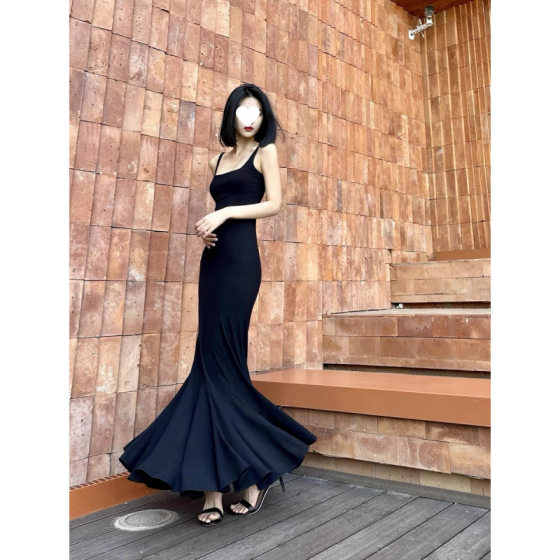 Step by Step Lotus 2025 Autumn/Winter French-Style Adjustable Strap Bodycon Mermaid Sheath Dress
