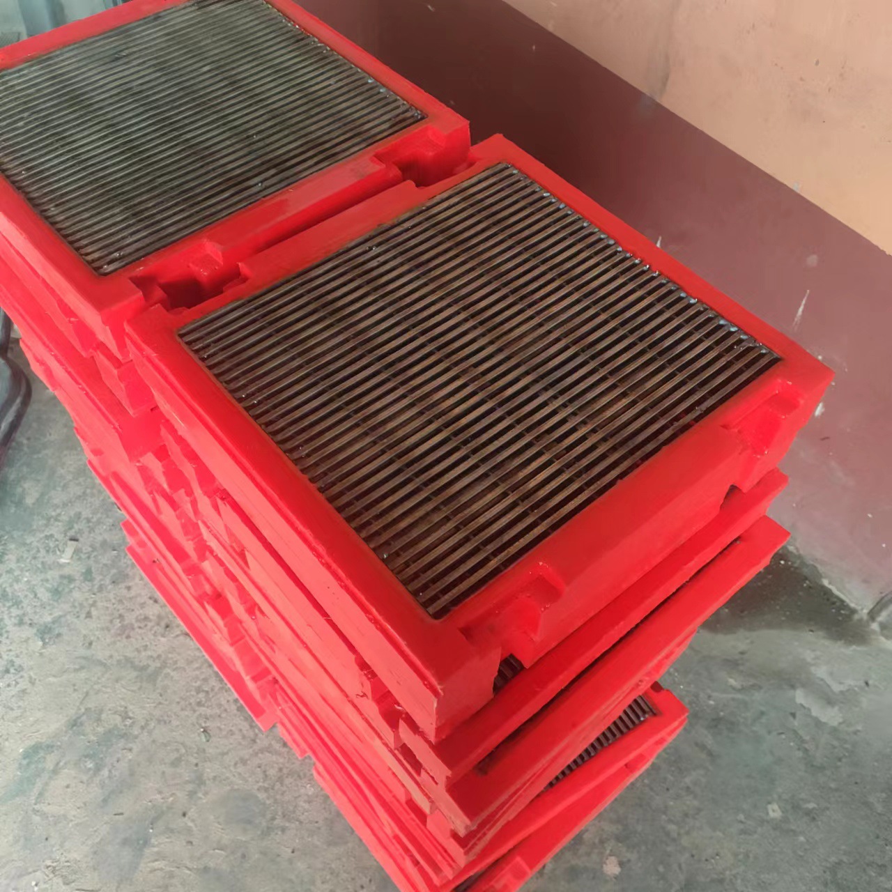 聚氨酯包边不锈钢网矿用筛网筛板泥浆振动矿筛网过滤网