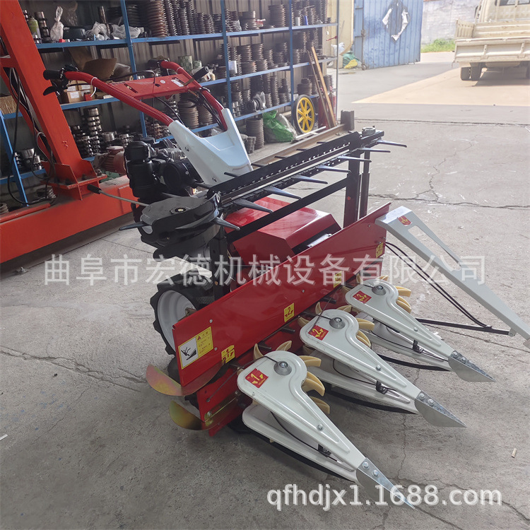 Neatly Arranged Diesel-Powered Grass Cutting Machine, Small Wide-Width Forage Harvester, Self-Propelled Straw Harvesting Machine Neatly Arranged Diesel-Powered Grass Cutting Machine, Small Wide-Width Forage Harvester, Self-Propelled Straw Harvesting Machine