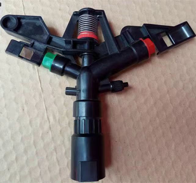 360 grados rotación rociador de riego de césped rociador de brazo oscilante jardinería enfriamiento agrícola rociador fabricante