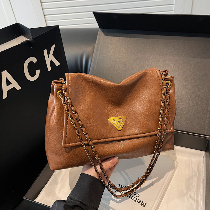 Autumn and Winter Retro Large-Capacity Bag for Women 2024 New Fashion Versatile Chain Shoulder Crossbody Bag Handheld Tote Bag Autumn and Winter Retro Large-Capacity Bag for Women 2024 New Fashion Versatile Chain Shoulder Crossbody Bag Handheld Tote Bag