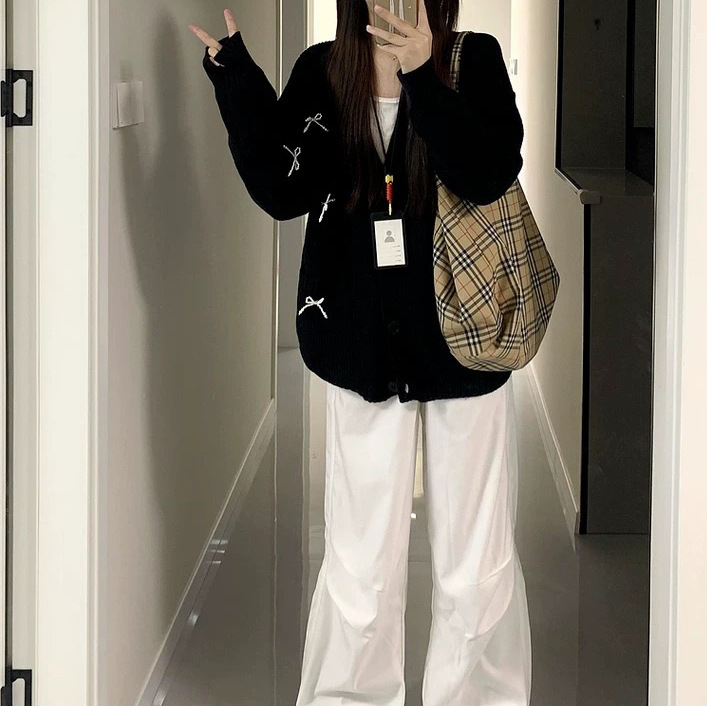 2025秋冬新款蝴蝶结宽松黑色毛衣外套女装显瘦设计感v领针织开衫|undefined