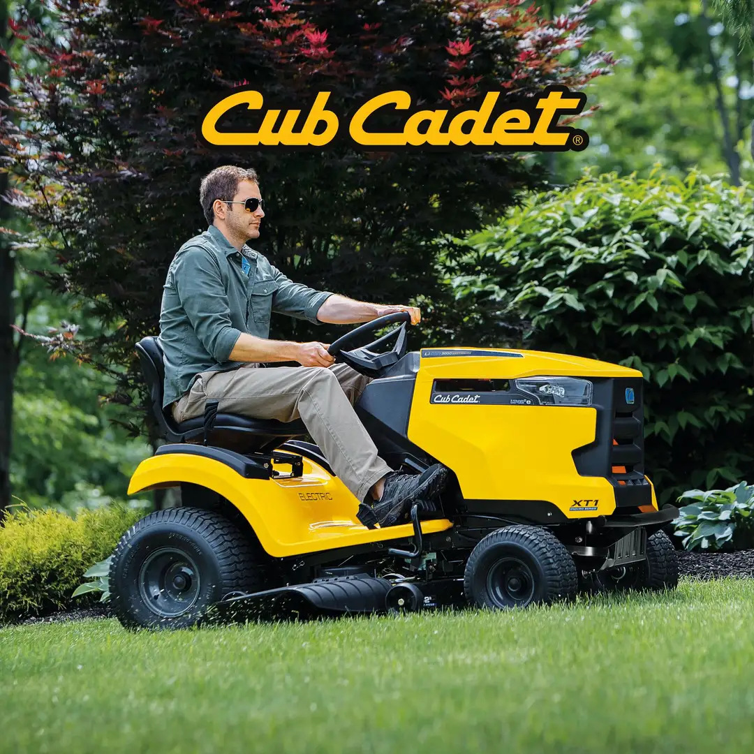 卡博科德Cub cadet坐骑式LX42草坪车大面积割草机侧排剪草机