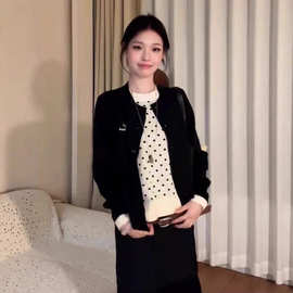 黑波点假两件针织开衫女秋季穿搭拼接毛衣外套修身学院风软糯上衣