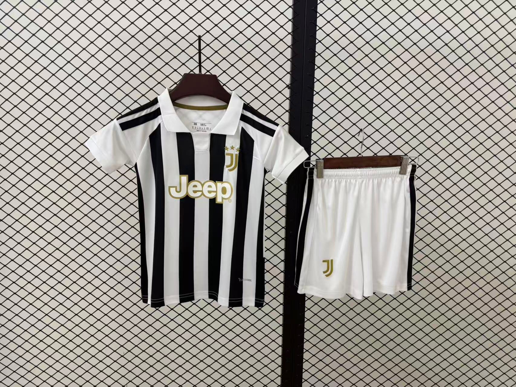 26 - 27 casa de la Juventus
