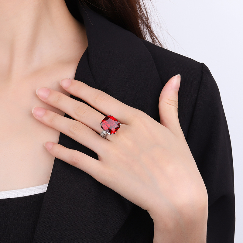 Zhuang Sheng joyería S925 plata simulación corindón rojo de la vendimia lujo con incrustaciones anillo cerrado mujer Piedra Principal 14*16