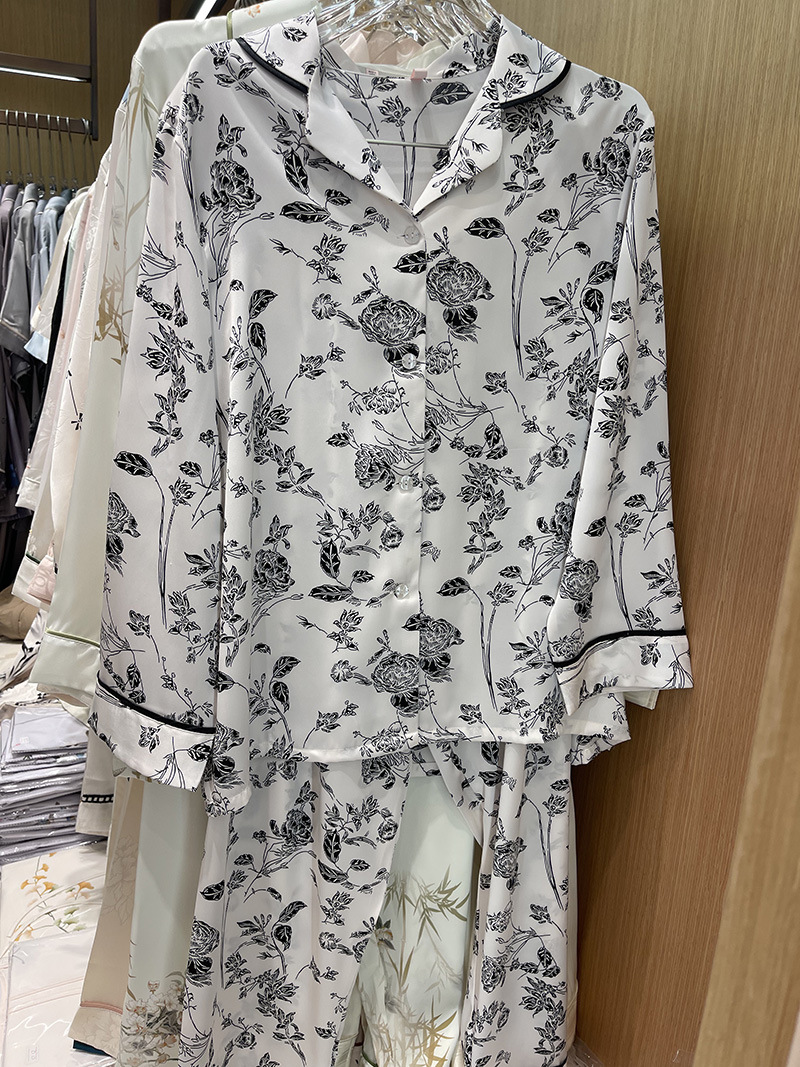 블랙 로즈 긴 소매와 바지