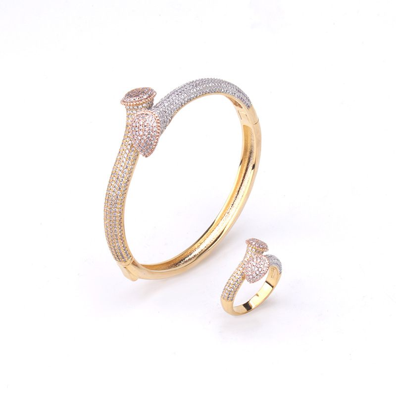 fashionable geometric bracelet drop-shaped with zircon
