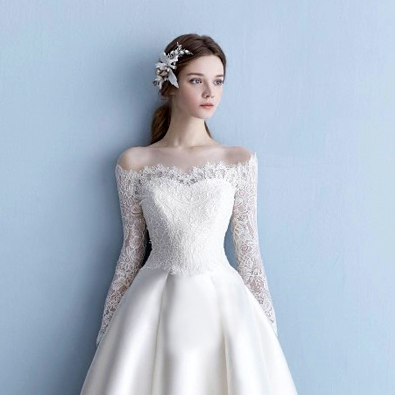 Europäisch-amerikanischer Stil, bodenlang, neues Modell 2026: Brautkleid aus Spitze und Satin mit hohem Bund und Schleppe_voghion.com