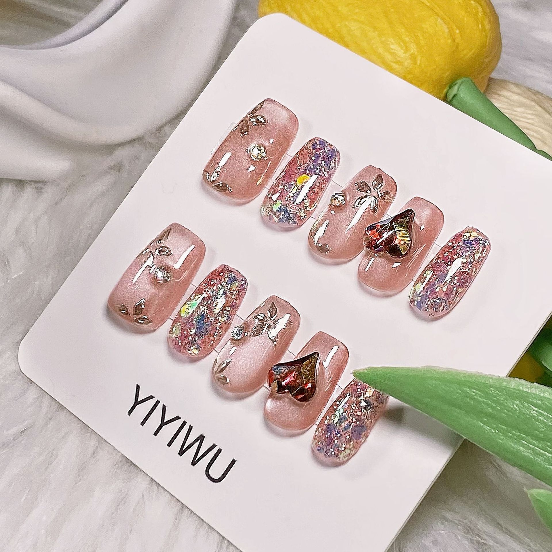 Yiyi Dance Romance-Armadura vestida a mano, amor, ojos de gato de verano, temperamento de alto nivel, blanco