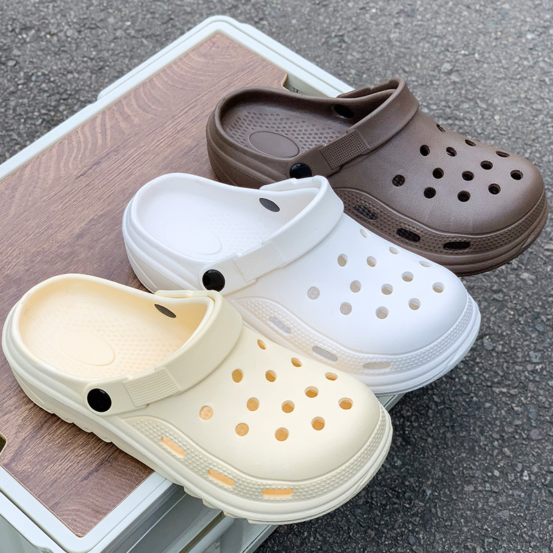 New Breathable Clogs for Outdoor Use, Low-Heeled Nurse Shoes, 2026 New Summer Cartoon Cute Couple Closed-Toe Sandals New Breathable Clogs for Outdoor Use, Low-Heeled Nurse Shoes, 2026 New Summer Cartoon Cute Couple Closed-Toe Sandals