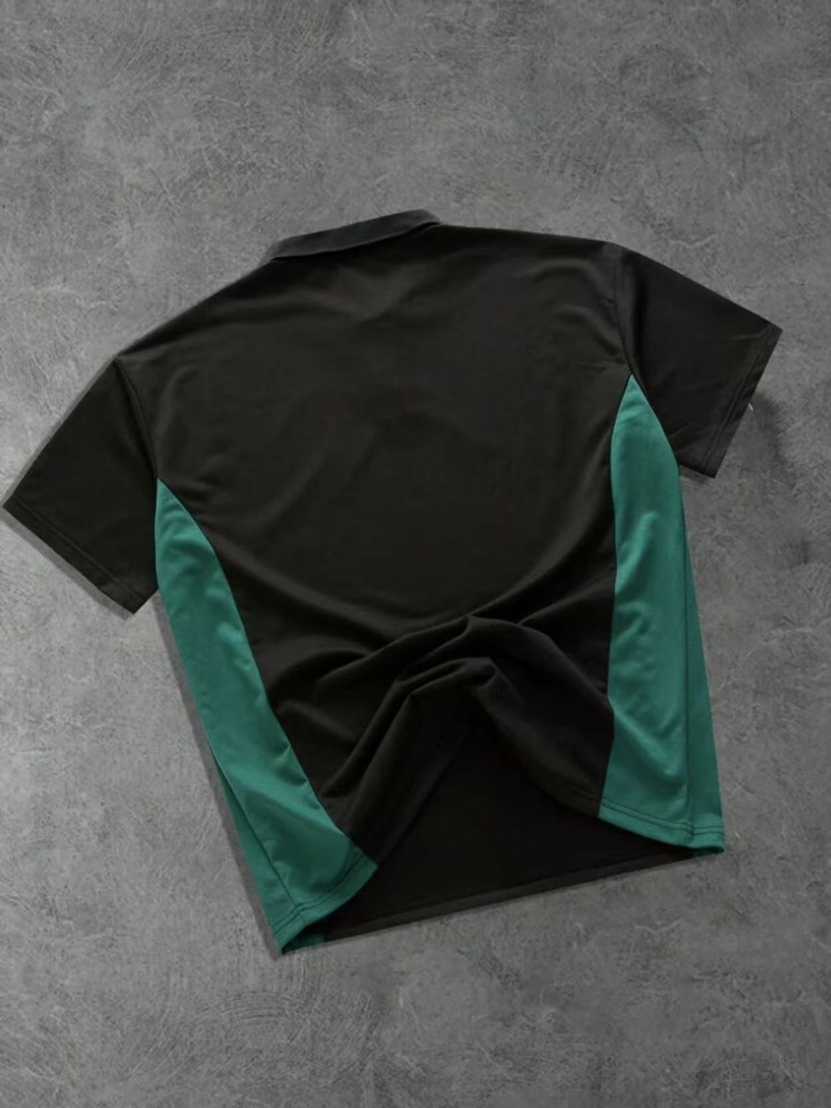 Polo homme style racing rétro noir et vert à patchs_voghion.com
