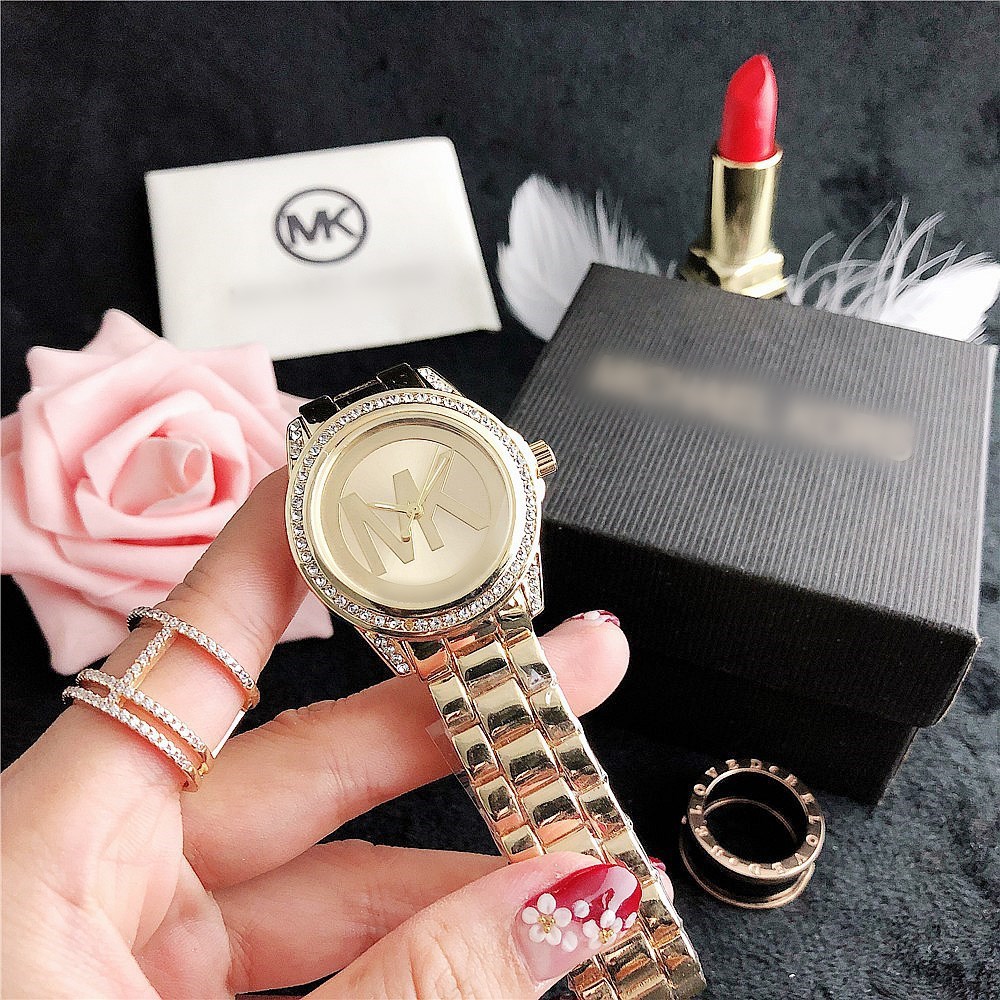 Relojes populares europeos y americanos, relojes casuales de cuarzo, relojes de estilo urbano simple, elegantes relojes de mujer de oro con incrustaciones de diamantes.