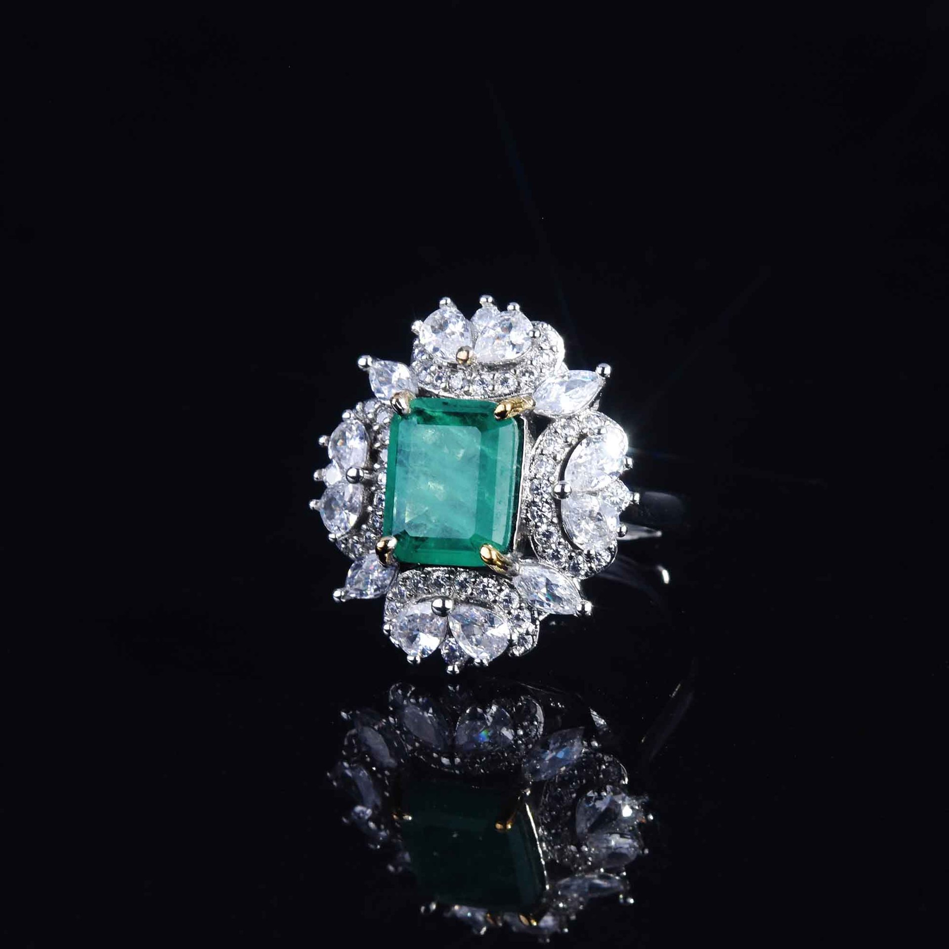 Fashion Simulation Emerald Square Pendant Open Ring Earrings Wholesale display picture 6