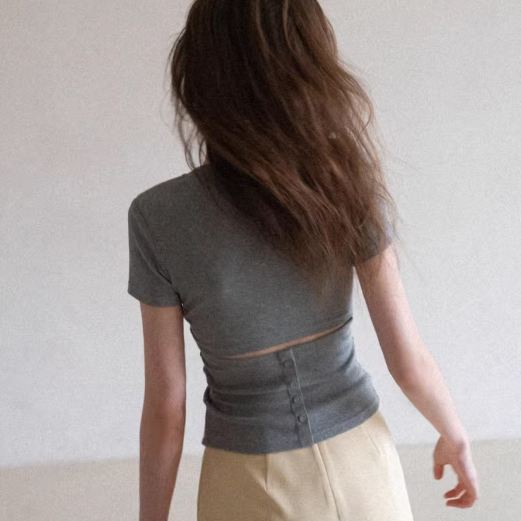Gray T-Shirt with Cutout Design at the Back, Low Round Neck, Regular Shoulder Short Sleeves, Slim Fit, Simple and Versatile Top for Women in Summer