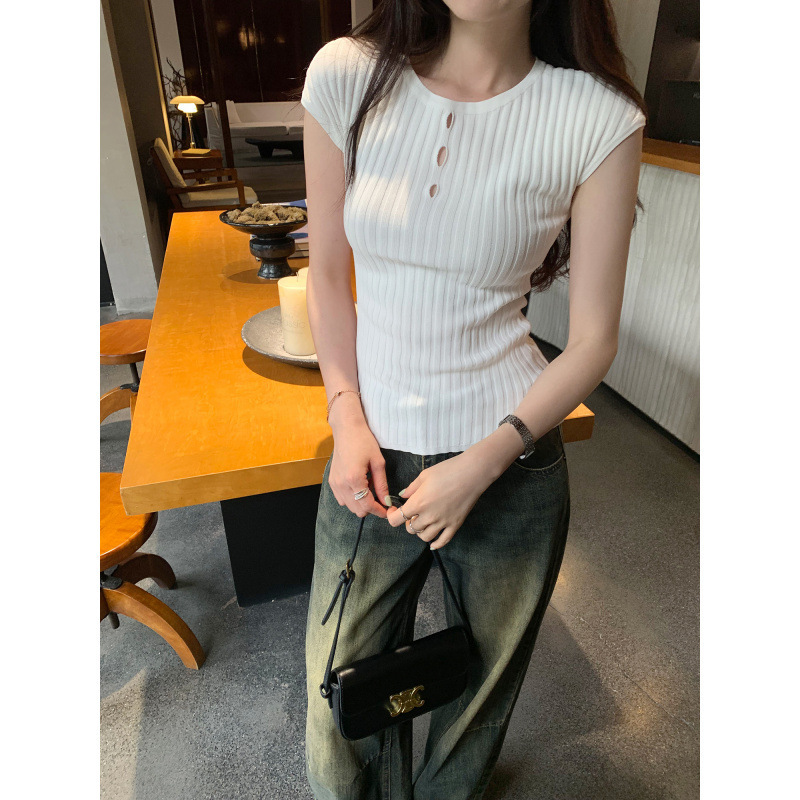 Stylish and Elegant T-Shirt in Old Money Style, Sleeveless Round Neck Knit Top, Summer 2026 Slim Fit Hollow-Out Thin Shirt