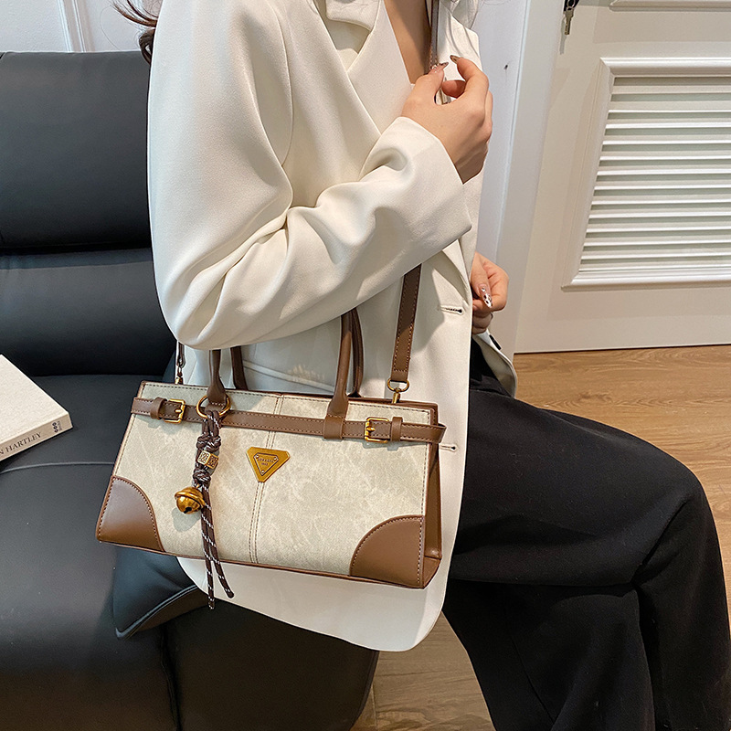 Retro-style Maillard handbag for women, 2026 new collection, textured crossbody bag, autumn/winter trendy denim leather commuter bag Retro-style Maillard handbag for women, 2026 new collection, textured crossbody bag, autumn/winter trendy denim leather commuter bag