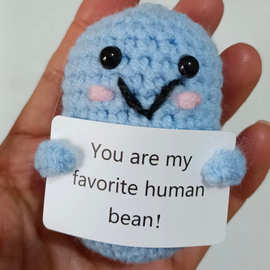 创意黄瓜公仔娃娃手工钩织毛线玩偶腮红笑脸表情包钥匙扣配件厂家