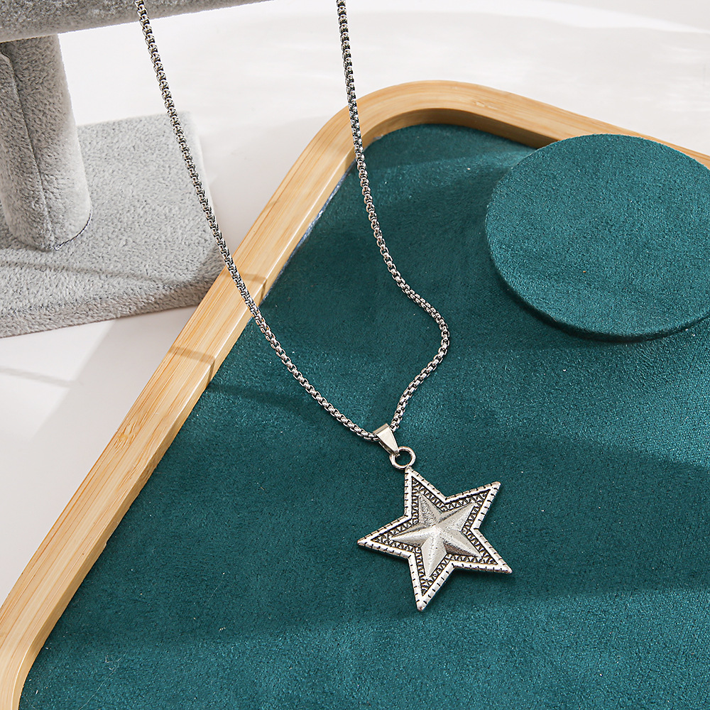 Fashion Pentagram Alloy Pendant Necklace
