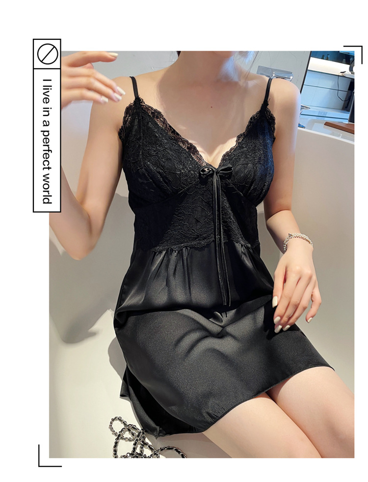 가슴 패드가있는 싱글 스커트 블랙