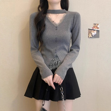 浅灰色挂脖V领打底衫女2025秋装皮草内搭短款毛衣小个子miu里上衣