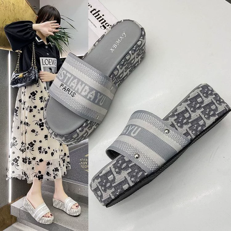 Внешняя торговля оптом вышитые Тапочки женские 2023 новые модные кексы на толстой подошве пляжные сандалии на толстой подошве женские летние
