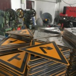 铝板反光交通标志牌限速限高圆牌高速公路指示牌提示牌三角警示牌