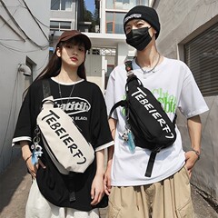工場の現物の潮牌の胸の包みの男性のレジャーの日本の肩は斜めにリュックサックの男女の学生の潮流の2023新型の包みにまたがります。