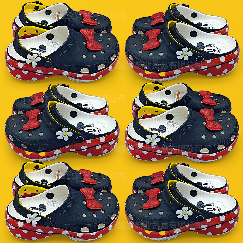 2025 New Co-Branded Cartoon Mickey Cloud Clogs for Women, Cute Printed Outer Wear Non-Slip Slippers with Shoe Flowers