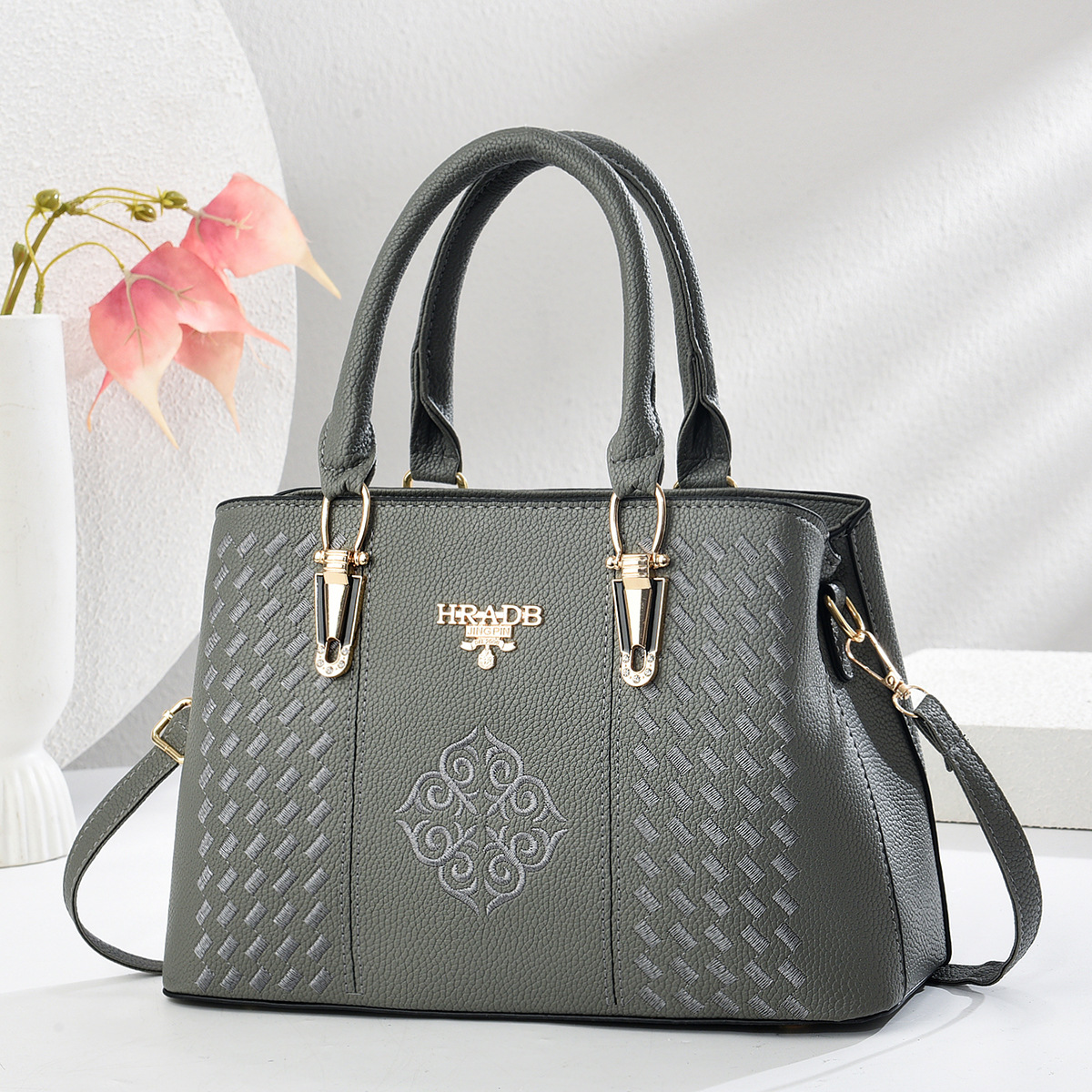 Bolso bolso exquisito bordado bolso de madre bolso de mujer de mediana edad bolso de mensajero de hombro de comercio exterior bags de gran capacidad de calidad