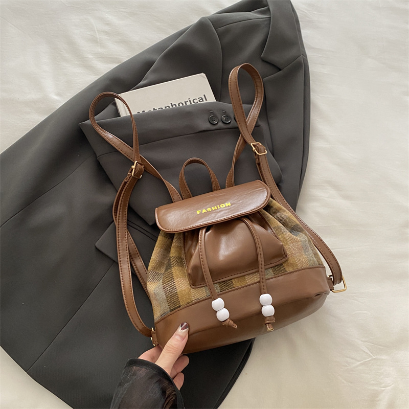 2024 invierno nuevo estilo de diseño de estilo extranjero en la nueva mochila de gran capacidad para estudiantes de viaje ocio mochila de hombro único