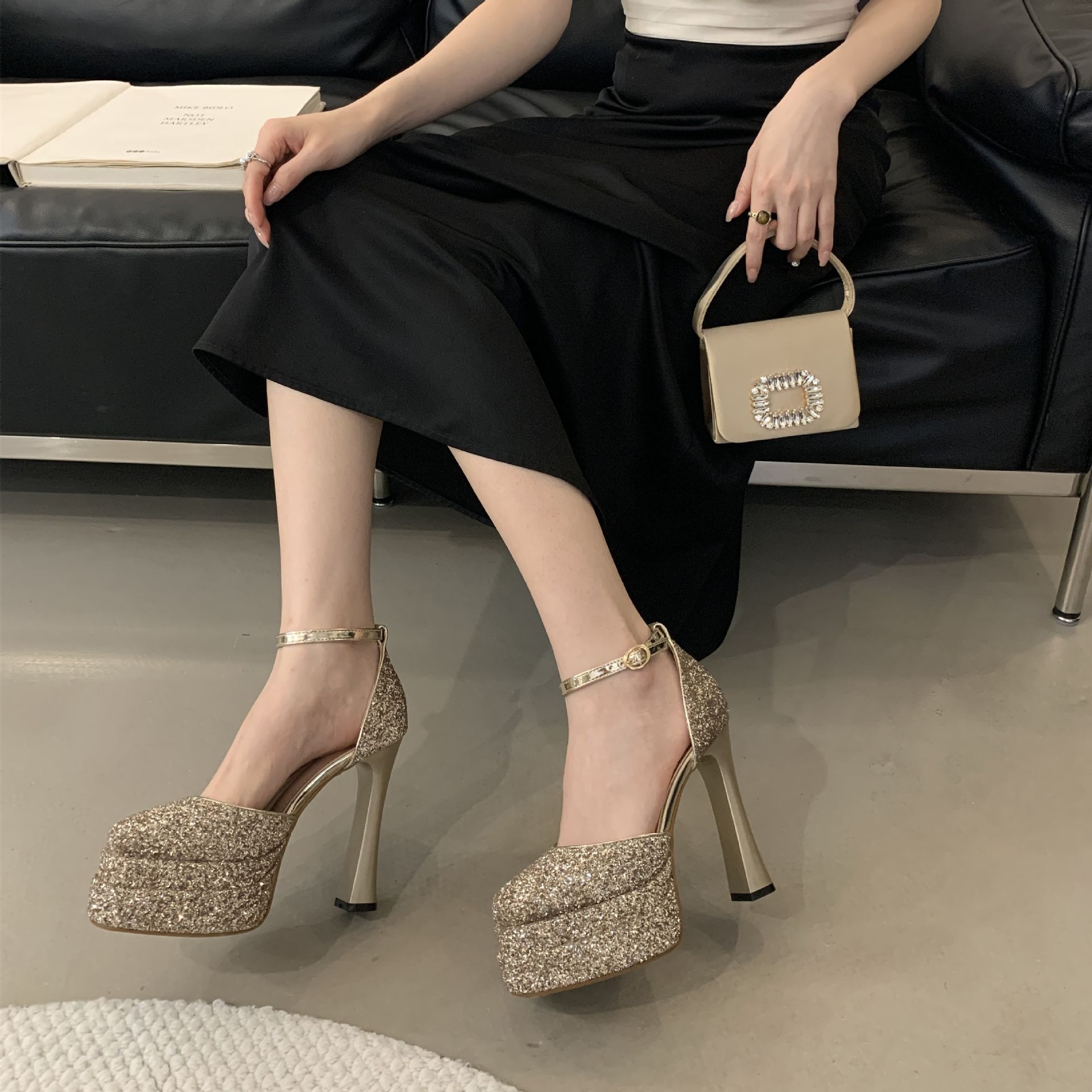 Giày cao gót nữ gót thô đế dày hai lớp chống thấm nước thời trang mới 2024 — Màu đen chi tiết 10